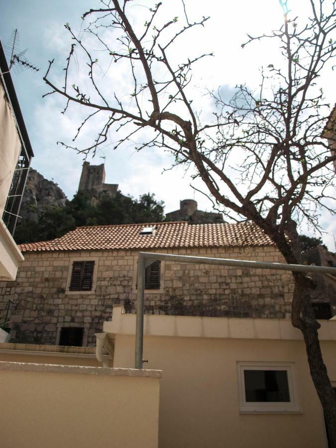Apartamento House Nataniel In Omis Near Sea Exterior foto