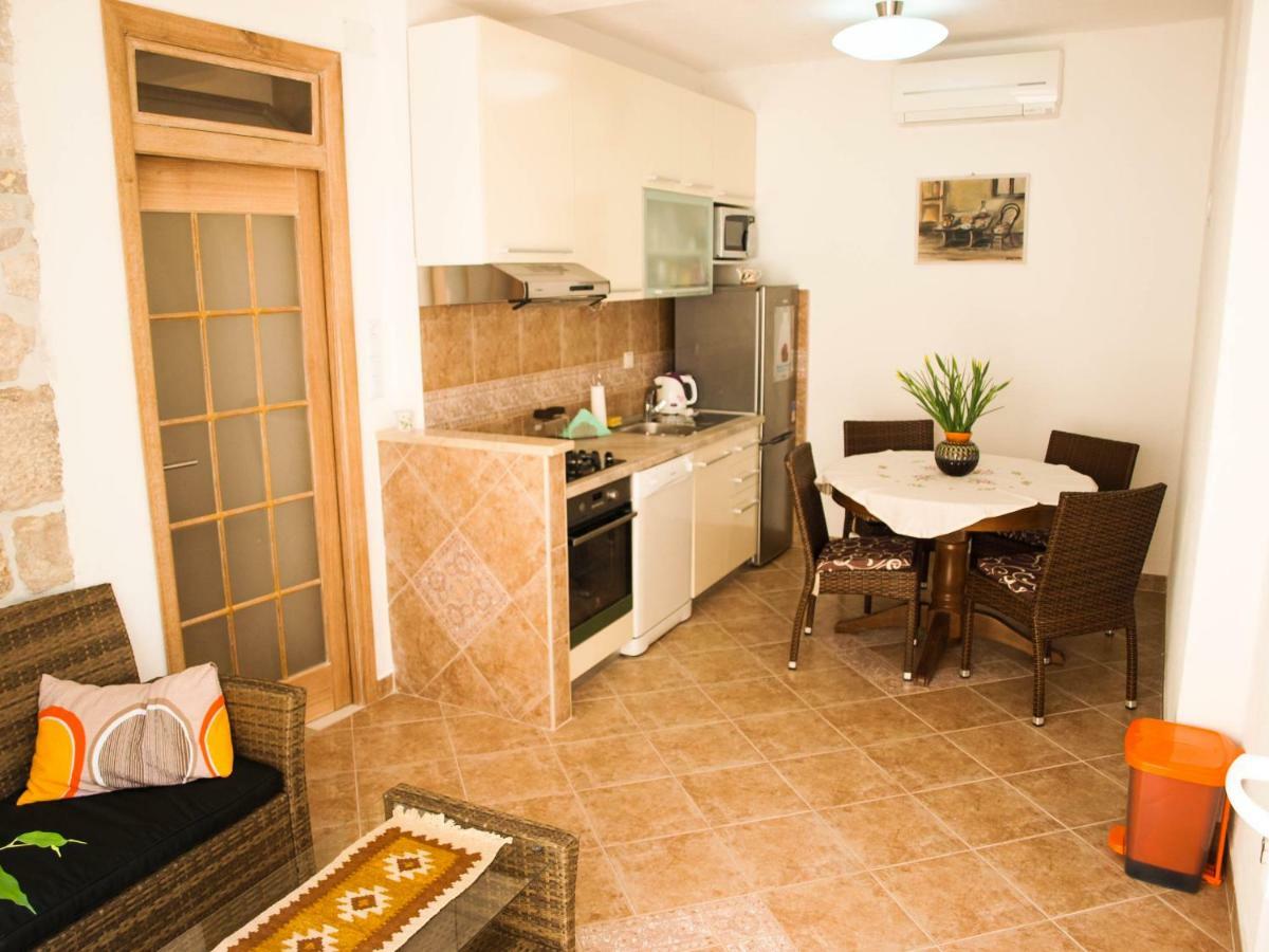 Apartamento House Nataniel In Omis Near Sea Exterior foto