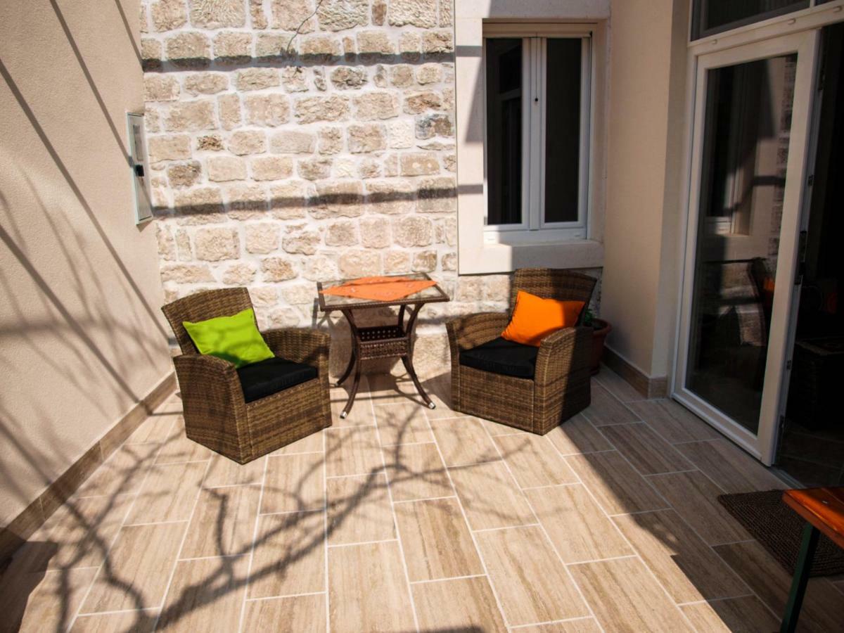 Apartamento House Nataniel In Omis Near Sea Exterior foto