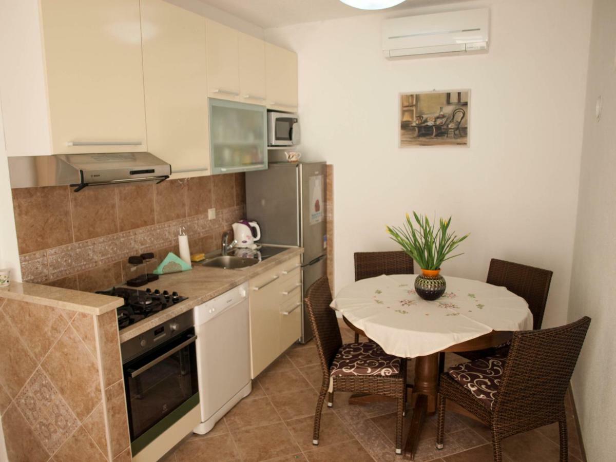 Apartamento House Nataniel In Omis Near Sea Exterior foto